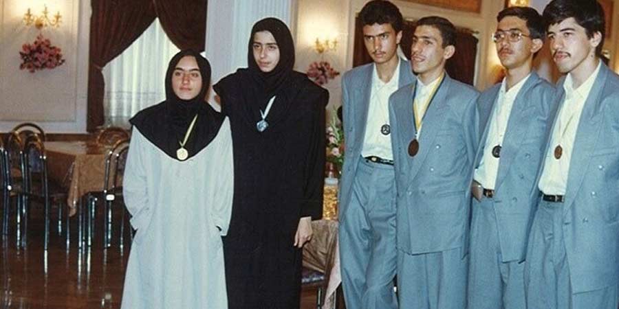 عکس مریم میرزاخانی در دانشگاه شریف